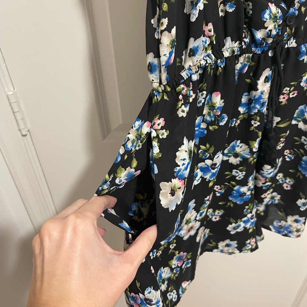 Xhilaration Floral Romper Size L - Picture 5 of 6